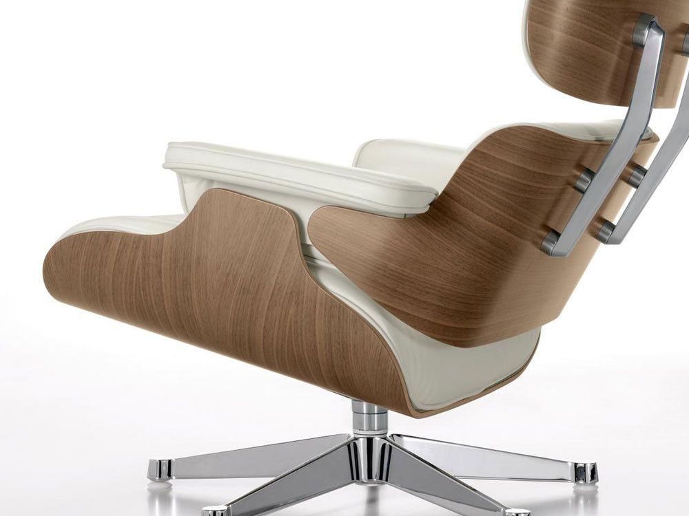 Кресло Eames Style Lounge Chair & Ottoman PREMIUM тепло-белая кожа/орех...